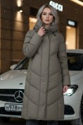 Оптом Пальто зимнее утепленное с капюшоном женское светло-коричневого цвета 7628SK, фото 2