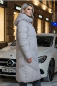 Оптом Пальто зимнее утепленное с капюшоном женское серого цвета 7628Sr, фото 4