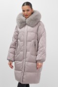 Оптом Пальто зимнее утепленное с мехом и капюшоном тренд светло-коричневого цвета 7629SK, фото 7