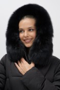 Оптом Пальто зимнее утепленное с мехом и капюшоном тренд черного цвета 7630Ch, фото 14