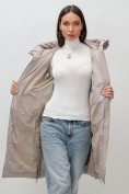 Оптом Пальто зимнее утепленное с капюшоном женское светло-коричневого цвета 7637SK, фото 16