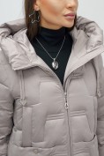 Оптом Пальто зимнее утепленное с капюшоном женское светло-коричневого цвета 7638SK, фото 5