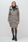Оптом Пальто зимнее утепленное с капюшоном женское серого цвета 7638Sr