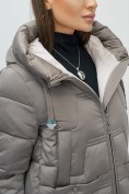 Оптом Пальто зимнее утепленное с капюшоном женское серого цвета 7638Sr, фото 11