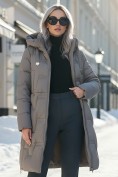 Оптом Пальто зимнее утепленное с капюшоном женское серого цвета 7638Sr, фото 3