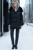 Оптом Куртка зимняя женская с мехом и капюшоном тренд черного цвета 7639Ch, фото 4