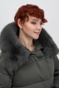 Оптом Куртка зимняя женская с мехом и капюшоном тренд темно-зеленого цвета 7639TZ, фото 8
