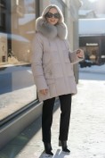 Оптом Куртка зимняя женская с мехом и капюшоном тренд светло-коричневого цвета 7660SK, фото 4