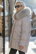 Оптом Куртка зимняя женская с мехом и капюшоном тренд светло-коричневого цвета 7660SK, фото 2