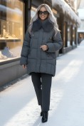 Оптом Куртка зимняя женская с мехом и капюшоном тренд темно-серого цвета 7660TC, фото 4