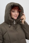 Оптом Пальто зимнее утепленное с капюшоном женское коричневого цвета 7702K, фото 7