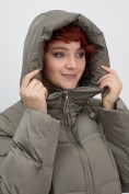 Оптом Пальто зимнее утепленное с капюшоном женское светло-коричневого цвета 7702SK, фото 7