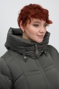 Оптом Пальто зимнее утепленное с капюшоном женское зеленого цвета 7702Z, фото 11