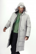 Оптом Куртка удлинённая мужская зимняя светло-серого цвета 7708SS в Казани, фото 8