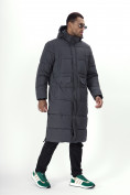 Оптом Куртка удлинённая мужская зимняя темно-серого цвета 7708TC в Казани, фото 9