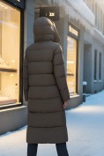 Оптом Пальто зимнее утепленное с капюшоном женское светло-коричневого цвета 7729SK, фото 4