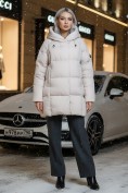 Оптом Куртка двубортная женская зимняя с капюшоном бежевого цвета 7736B