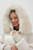 Оптом Куртка зимняя женская с мехом и капюшоном тренд бежевого цвета 7737B, фото 7