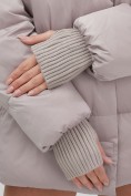 Оптом Куртка зимняя женская с мехом и капюшоном тренд светло-коричневого цвета 7737SK, фото 10