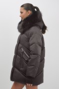 Оптом Куртка зимняя женская с мехом и капюшоном тренд темно-коричневого цвета 7737TK, фото 13