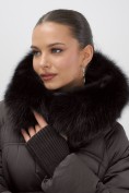 Оптом Куртка зимняя женская с мехом и капюшоном тренд темно-коричневого цвета 7737TK, фото 18