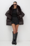 Оптом Куртка зимняя женская с мехом и капюшоном тренд темно-коричневого цвета 7737TK, фото 6