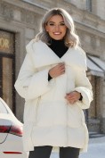 Оптом Куртка зимняя женская с большим капюшоном модная бежевого цвета 7739B