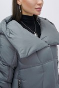 Оптом Куртка зимняя женская с большим капюшоном модная темно-серого цвета 7739TC, фото 11