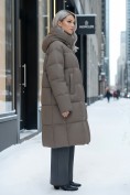 Оптом Пальто зимнее утепленное с капюшоном женское светло-коричневого цвета 7741SK, фото 5