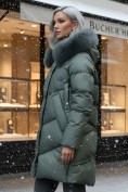 Оптом Пальто зимнее утепленное с мехом и капюшоном тренд цвета хаки 7745Kh, фото 2