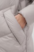 Оптом Пальто зимнее утепленное с мехом и капюшоном тренд светло-коричневого цвета 7745SK, фото 5