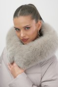 Оптом Пальто зимнее утепленное с мехом и капюшоном тренд светло-коричневого цвета 7745SK, фото 7