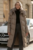 Оптом Пальто зимнее утепленное с капюшоном женское светло-коричневого цвета 7748SK, фото 2