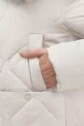 Оптом Пальто зимнее утепленное с мехом и капюшоном тренд бежевого цвета 7753B, фото 12
