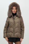 Оптом Куртка зимняя женская с мехом и капюшоном тренд коричневого цвета 7759K, фото 6