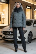 Оптом Куртка зимняя женская с мехом и капюшоном тренд темно-серого цвета 7759TC, фото 4