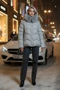 Оптом Куртка зимняя женская с мехом и капюшоном тренд светло-зеленого цвета 7759ZS, фото 4