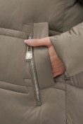 Оптом Пальто зимнее утепленное с капюшоном женское светло-коричневого цвета 7779SK, фото 8