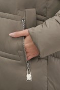 Оптом Пальто зимнее утепленное с капюшоном женское светло-коричневого цвета 7779SK, фото 9