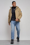 Оптом Куртка мужская зимняя с капюшоном спортивная великан горчичного цвета 8332G в Казани, фото 14