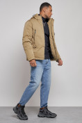 Оптом Куртка мужская зимняя с капюшоном спортивная великан горчичного цвета 8332G в Казани, фото 3