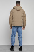 Оптом Куртка мужская зимняя с капюшоном спортивная великан горчичного цвета 8335G в Екатеринбурге, фото 4