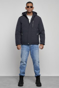 Оптом Куртка мужская зимняя с капюшоном спортивная великан темно-синего цвета 8335TS