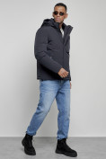 Оптом Куртка мужская зимняя с капюшоном спортивная великан темно-синего цвета 8335TS в Перми, фото 3