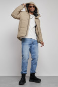 Оптом Куртка молодежная мужская зимняя с капюшоном бежевого цвета 8356B в Омске, фото 17