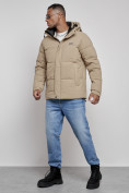 Оптом Куртка молодежная мужская зимняя с капюшоном бежевого цвета 8356B в Перми, фото 2