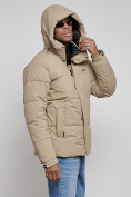 Оптом Куртка молодежная мужская зимняя с капюшоном бежевого цвета 8356B в Перми, фото 5