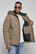 Оптом Куртка молодежная мужская зимняя с капюшоном коричневого цвета 8356K в Волгоградке, фото 14