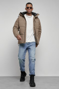 Оптом Куртка молодежная мужская зимняя с капюшоном коричневого цвета 8356K, фото 16