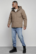 Оптом Куртка молодежная мужская зимняя с капюшоном коричневого цвета 8356K, фото 2
